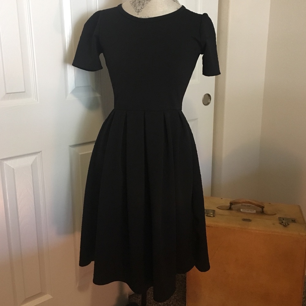 Solid Black Amelia Small